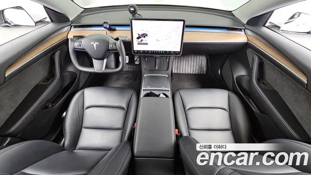Tesla Model 3 2022 thumb 7