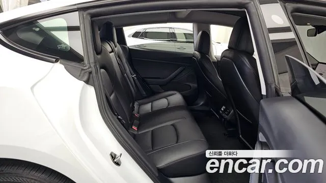 Tesla Model 3 2022 thumb 12