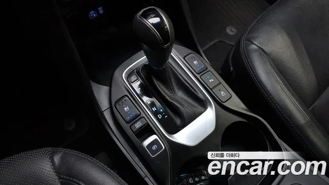 Hyundai Santa Fe 2015 thumb 9