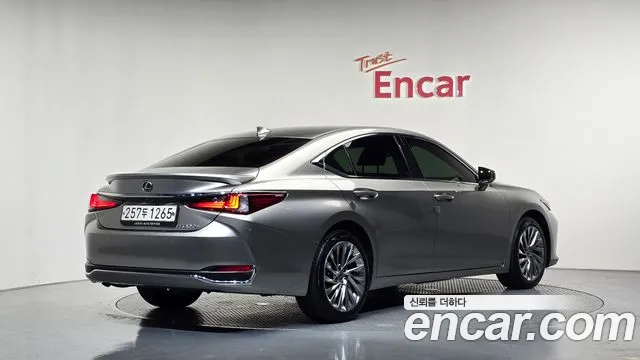Lexus ES 2023 thumb 2