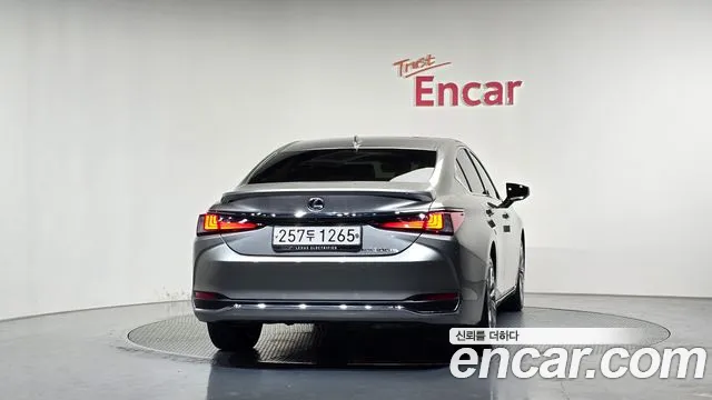 Lexus ES 2023 thumb 4