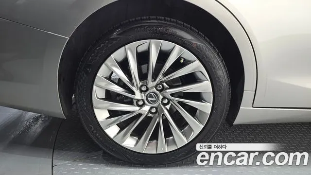 Lexus ES 2023 thumb 5