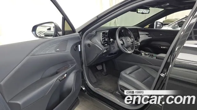Lexus RX 2025 thumb 10