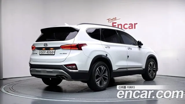 Hyundai Santa Fe 2018 thumb 2