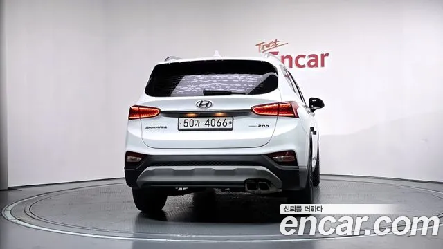 Hyundai Santa Fe 2018 thumb 4