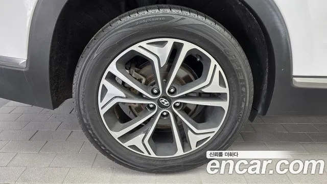 Hyundai Santa Fe 2018 thumb 5
