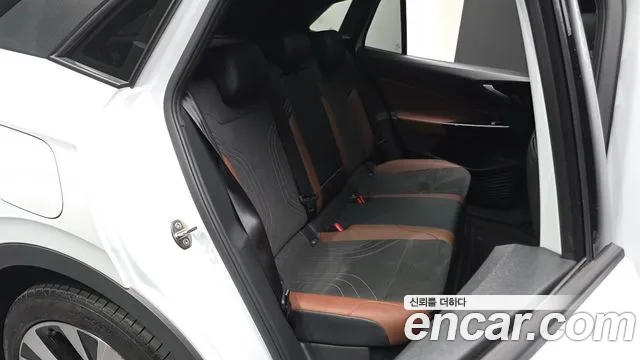 Volkswagen ID.4 2023 thumb 12