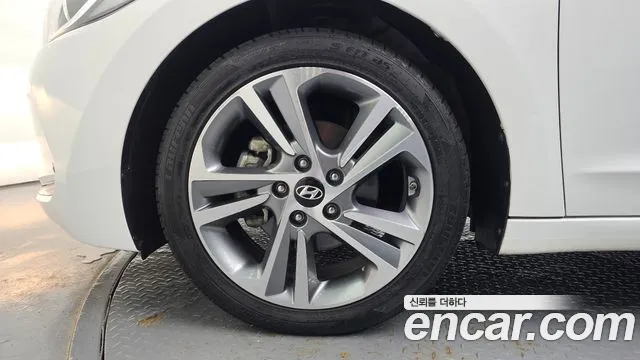 Hyundai Avante 2016 thumb 5