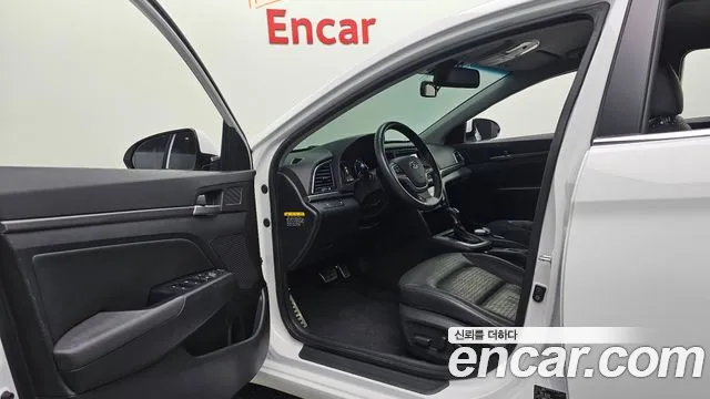 Hyundai Avante 2016 thumb 10
