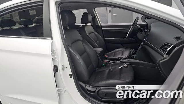 Hyundai Avante 2016 thumb 12