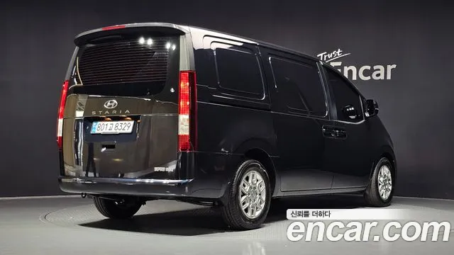 Hyundai Staria 2022 thumb 2