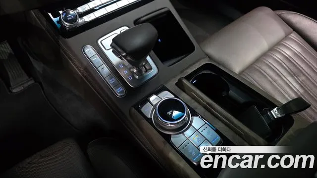 Genesis G90 2020 thumb 9