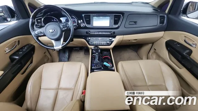 Kia Carnival 2015 thumb 7