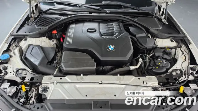 BMW 3-Series 2021 thumb 6