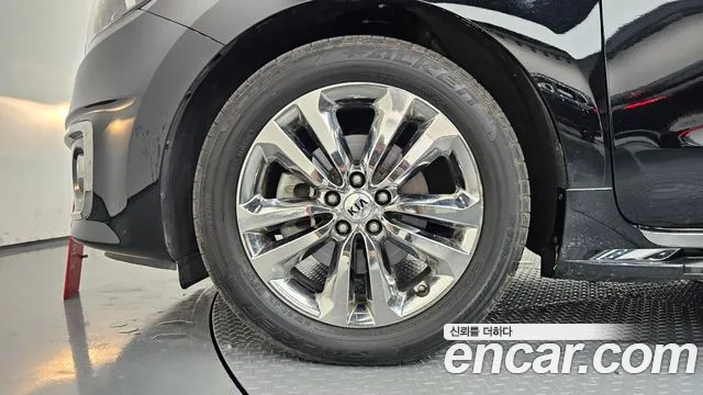 Kia Carnival 2017 thumb 5