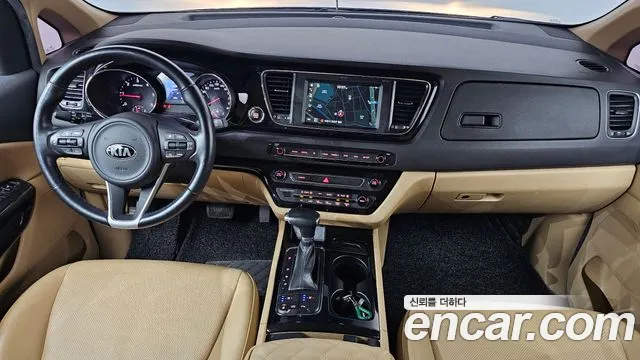 Kia Carnival 2017 thumb 7