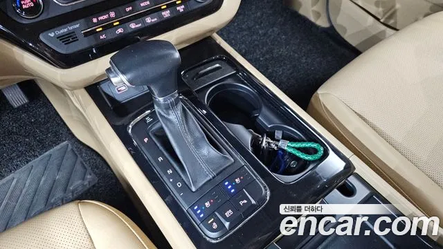 Kia Carnival 2017 thumb 9