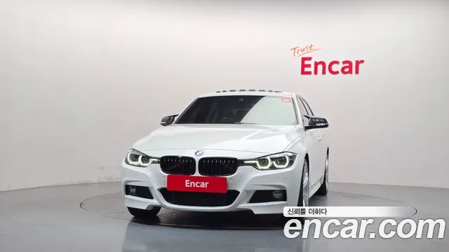 BMW 3-Series 2018 thumb 3