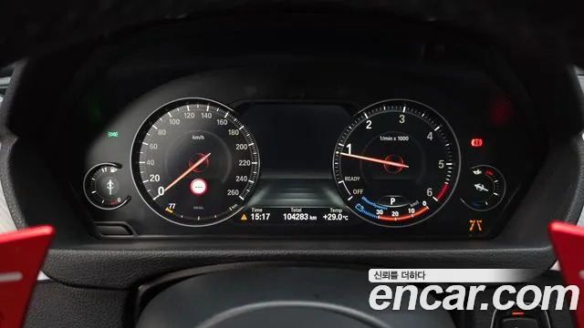 BMW 3-Series 2018 thumb 8