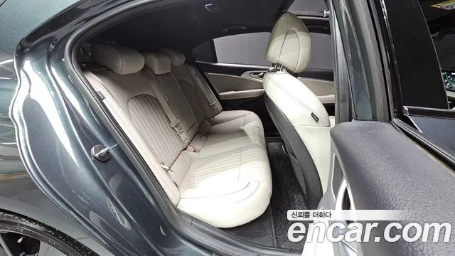 Genesis G70 2022 thumb 11