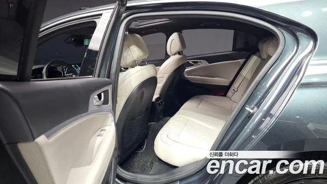 Genesis G70 2022 thumb 12
