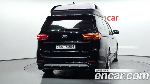 Kia Carnival 2018 thumb 3