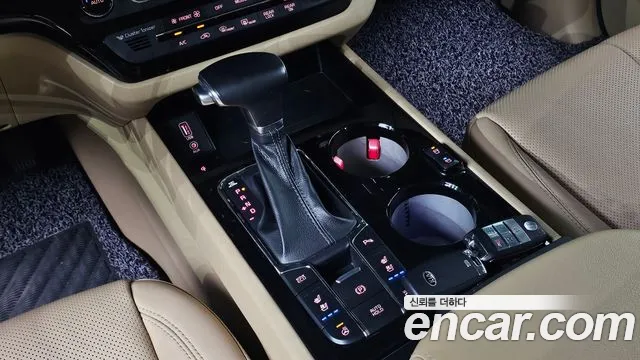 Kia Carnival 2018 thumb 8