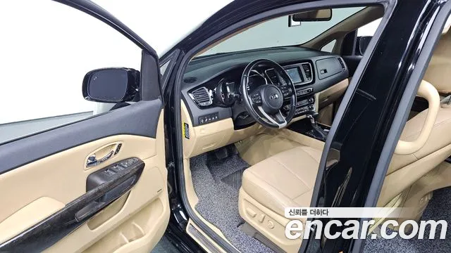 Kia Carnival 2018 thumb 10