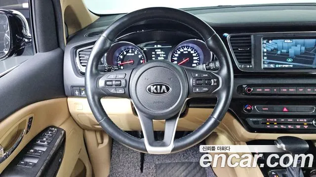 Kia Carnival 2018 thumb 12
