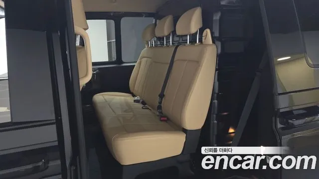 Hyundai Staria 2022 thumb 12