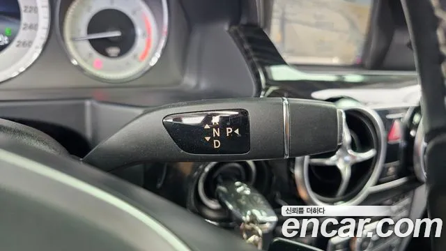 Mercedes-Benz GLK-Class 2015 thumb 9