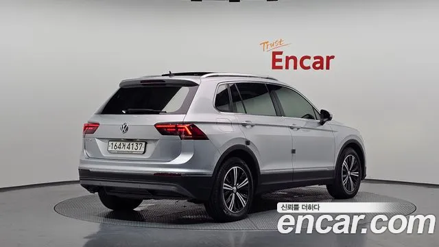 Volkswagen Tiguan 2020 thumb 2