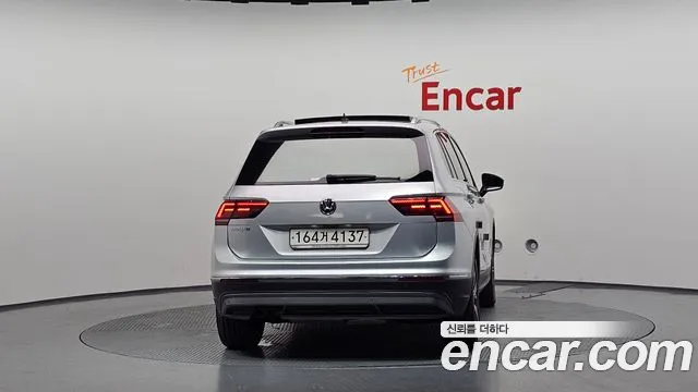 Volkswagen Tiguan 2020 thumb 4