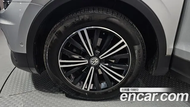 Volkswagen Tiguan 2020 thumb 5