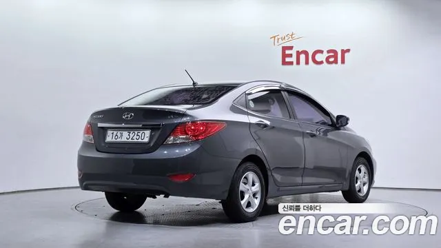 Hyundai Accent 2012 thumb 2