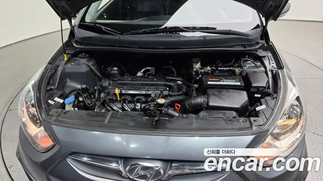 Hyundai Accent 2012 thumb 6