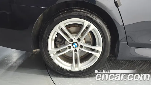 BMW 5-Series 2016 thumb 4