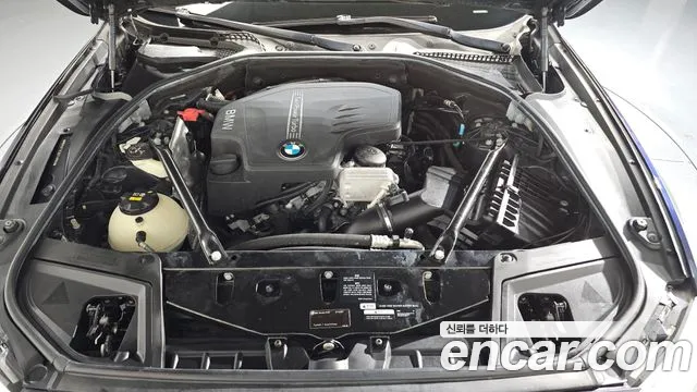 BMW 5-Series 2016 thumb 5