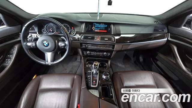 BMW 5-Series 2016 thumb 6