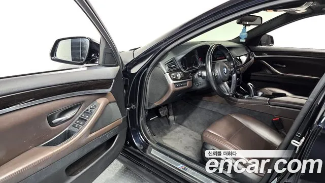 BMW 5-Series 2016 thumb 9