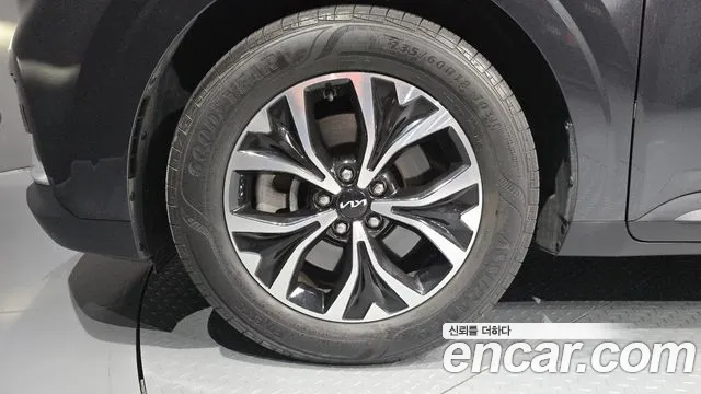 Kia Carnival 2021 thumb 4