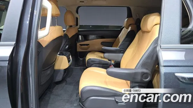 Kia Carnival 2021 thumb 11