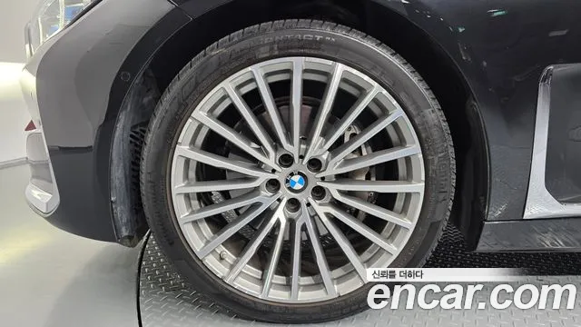 BMW 7-Series 2022 thumb 4