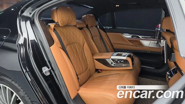 BMW 7-Series 2022 thumb 10