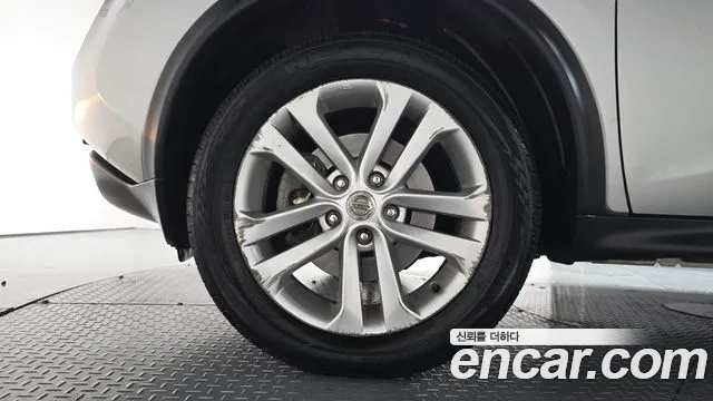 Nissan Juke 2014 thumb 5