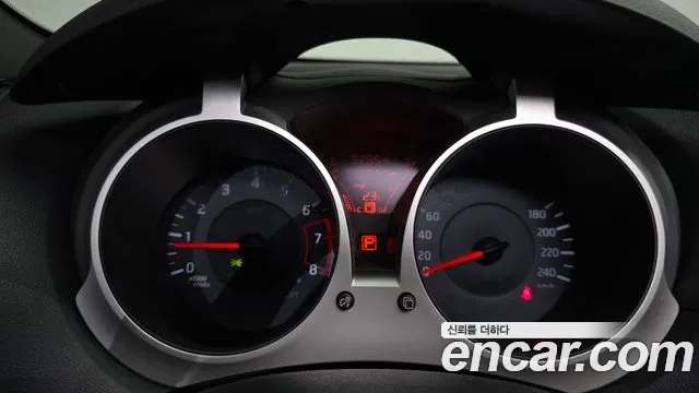 Nissan Juke 2014 thumb 8