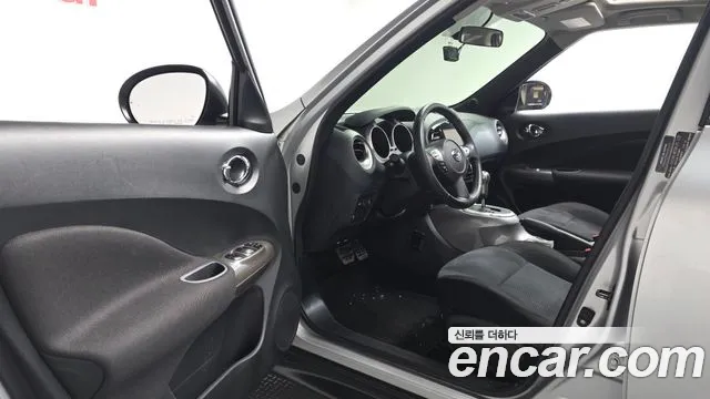 Nissan Juke 2014 thumb 10