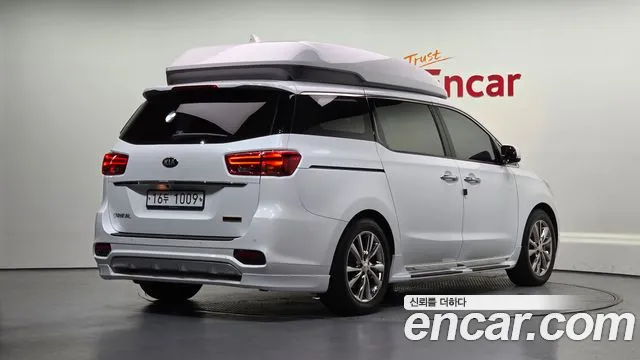 Kia Carnival 2019 thumb 2