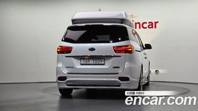 Kia Carnival 2019 thumb 4