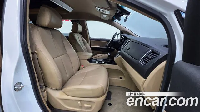 Kia Carnival 2019 thumb 10